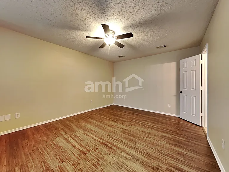 1105 Warrington Way — Photo 11