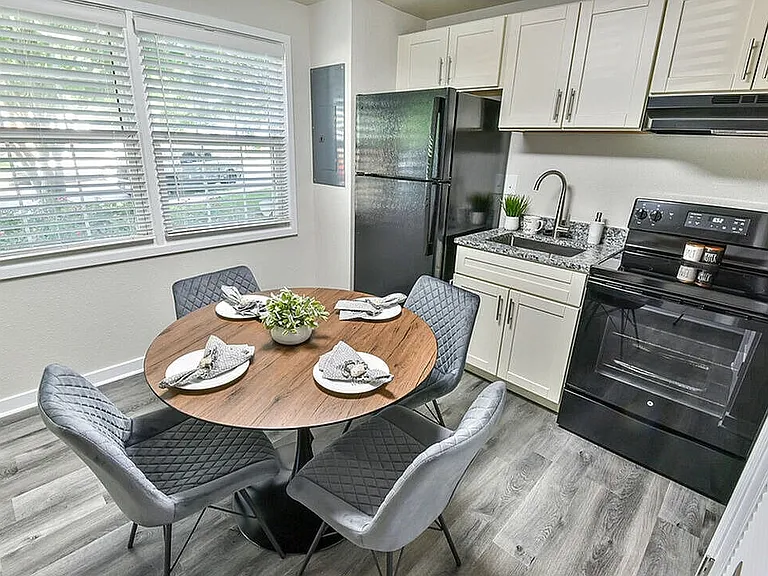 Gallery - Apartment 6