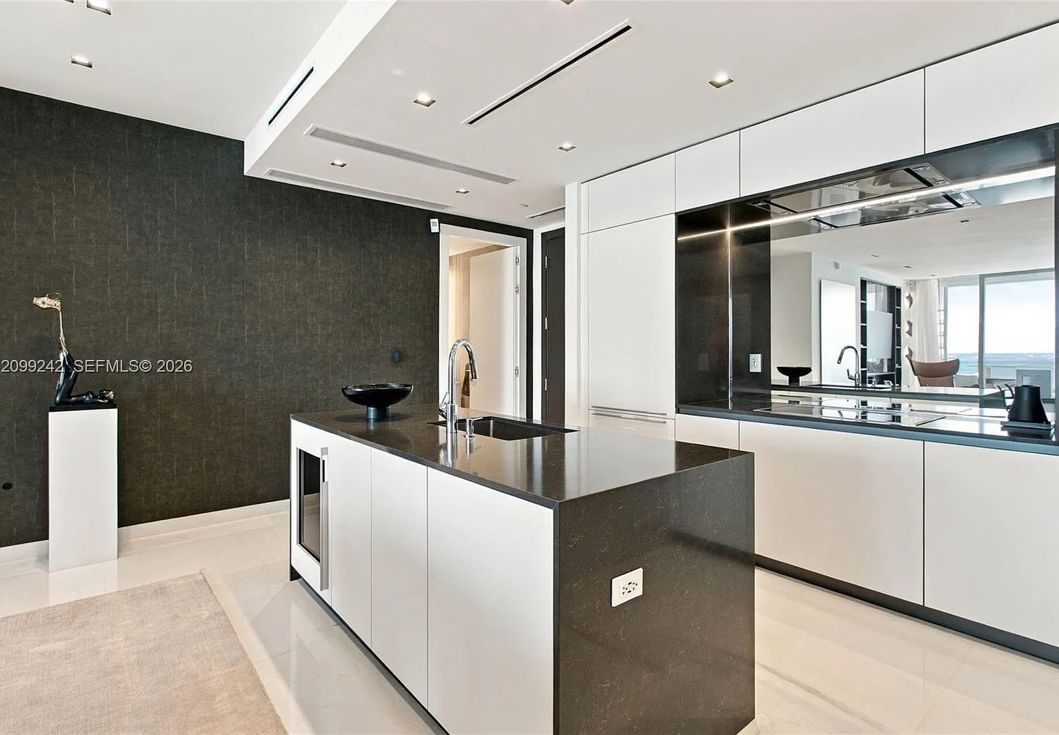 2 bed, 3.5 bath, 1552 sqft, $25,000 — Photo 3
