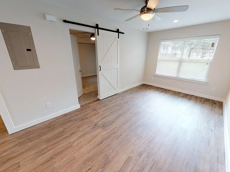 Treemont Apartments — Photo 14