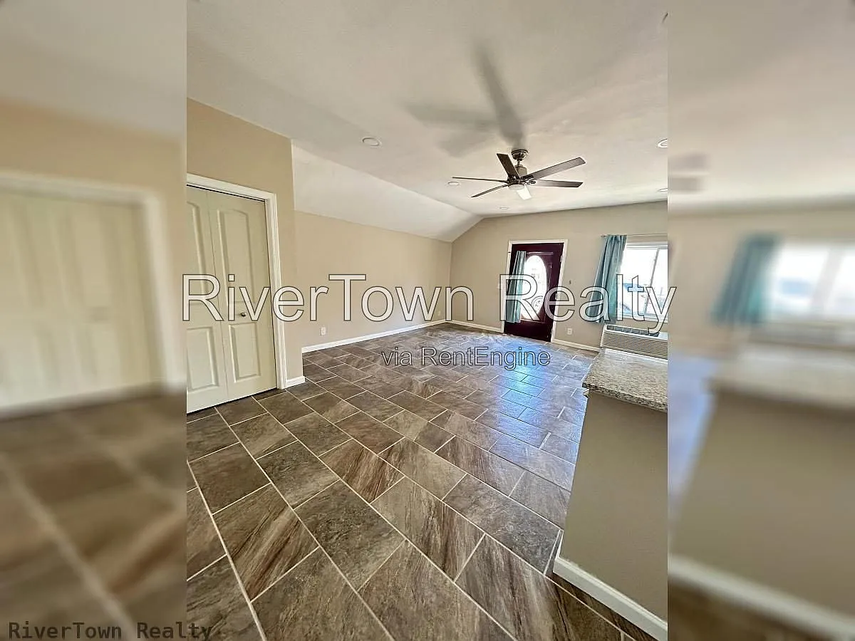 1 bed, 1.0 bath, $895 — Photo 4