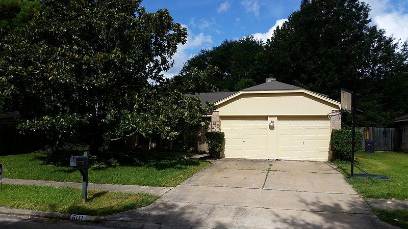 2nd image of 6111 Reeds Ferry Dr