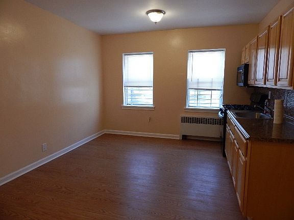 2nd image of 2615 Kennedy Blvd APT 304