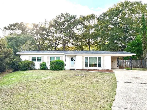 3 Richardson Dr, Daleville, AL 36322