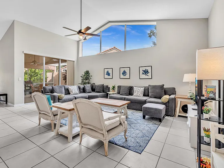 1904 Rosewood Way — Photo 9