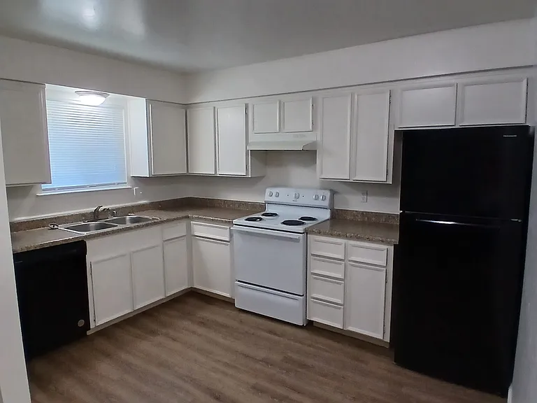 1251 Kenny Dr #13 — Photo 1