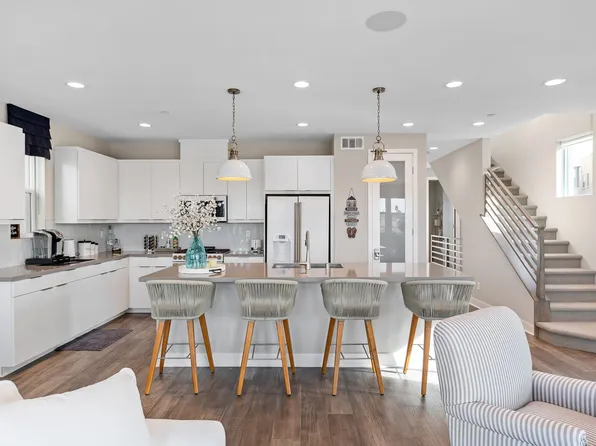 1028 S Harbor Blvd, Oxnard, CA 93035