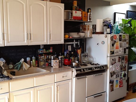 5th image of 172 Lafayette Ave