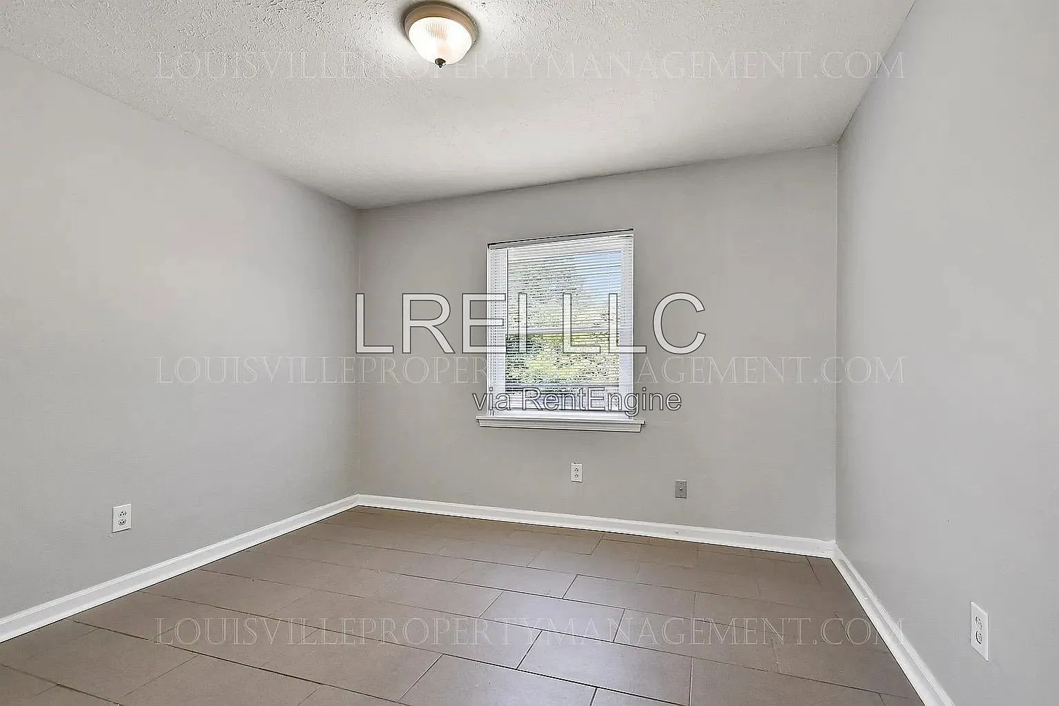3 bed, 1.0 bath, 1039 sqft, $1,395 — Photo 4