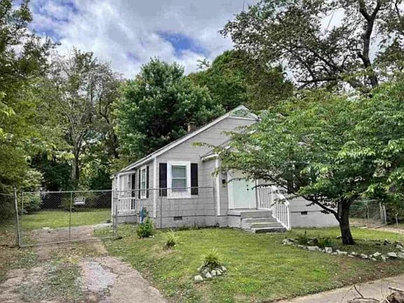 3rd image of 3581 Rockwood Ave
