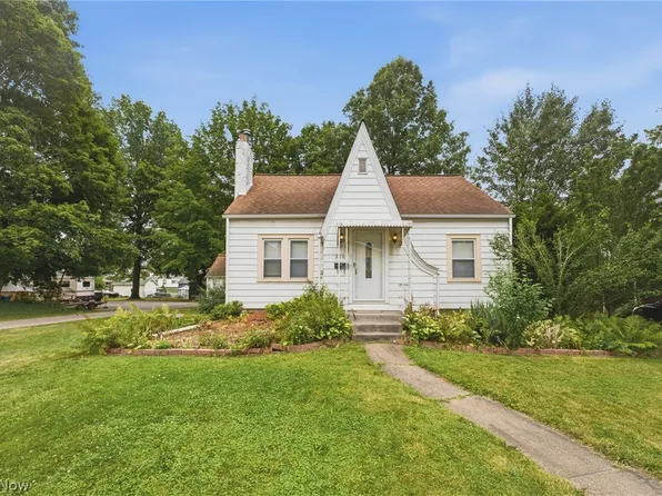 350 Wabash Ave N, Navarre, OH 44613