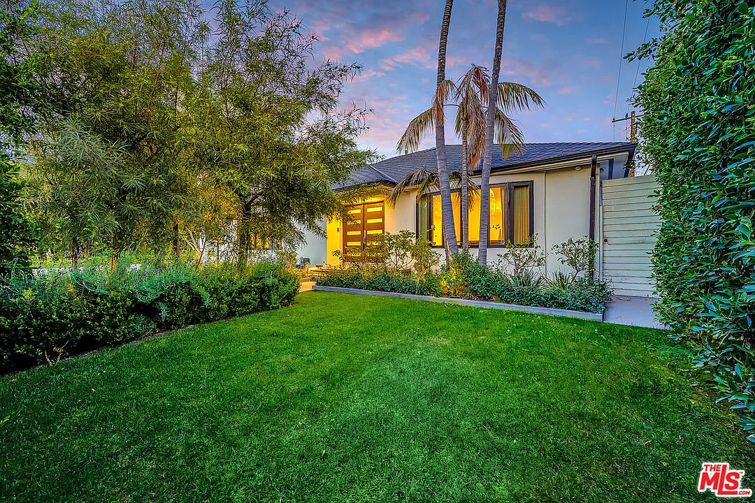 4 bed, 4.5 bath, 3200 sqft, $16,500 — Photo 3