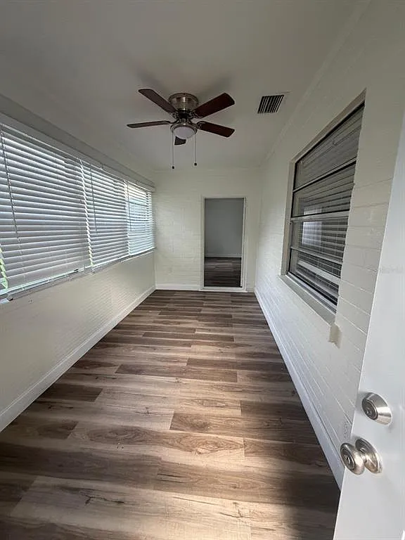 2 bed, 1.0 bath, 980 sqft, $1,995 — Photo 2