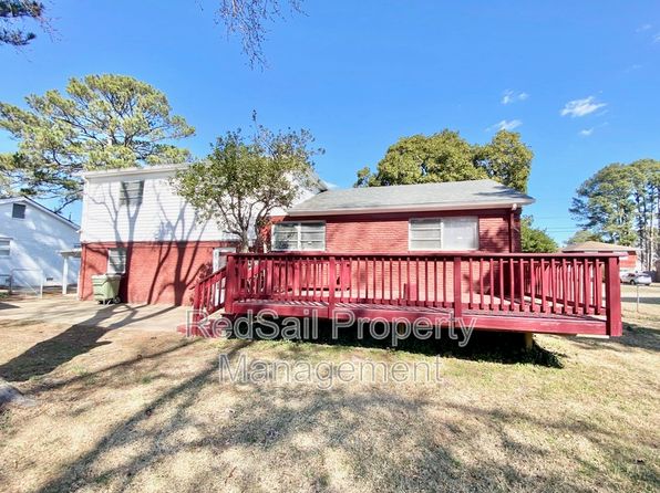 9 Shirley Dr, Hampton, VA 23666