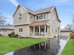 2302 Robin Ln, Rolling Meadows, IL 60008