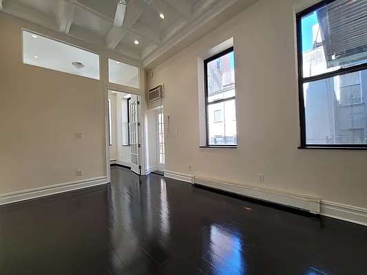 Rented by Julien Aractingi, LREB | media 15