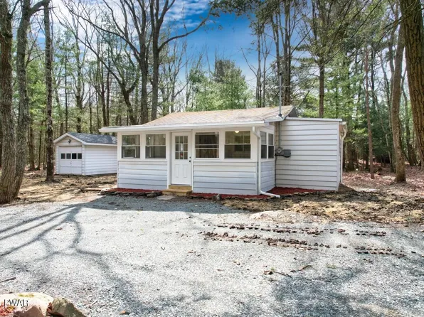 141 Blackfoot Rd, Shohola, PA 18458