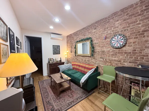 1660 Putnam Avenue image 1 of 9