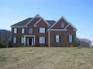 7450 Willow Leaf Cir, Roanoke, VA 24018