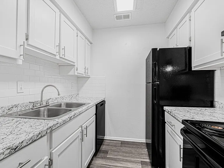 1 Bedroom Floor Plan_Fully Equipped Kitchen w/ Dishwasher