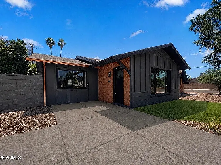 8201 E Whitton Ave — Photo 3