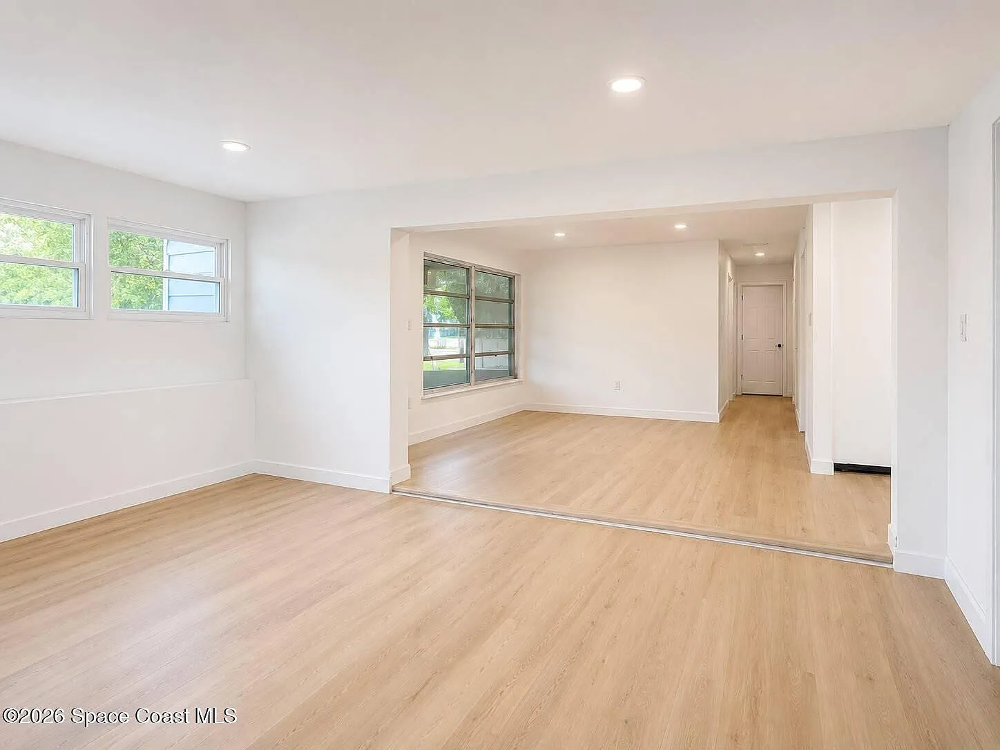 3 bed, 1.5 bath, 903 sqft, $1,900 — Photo 2