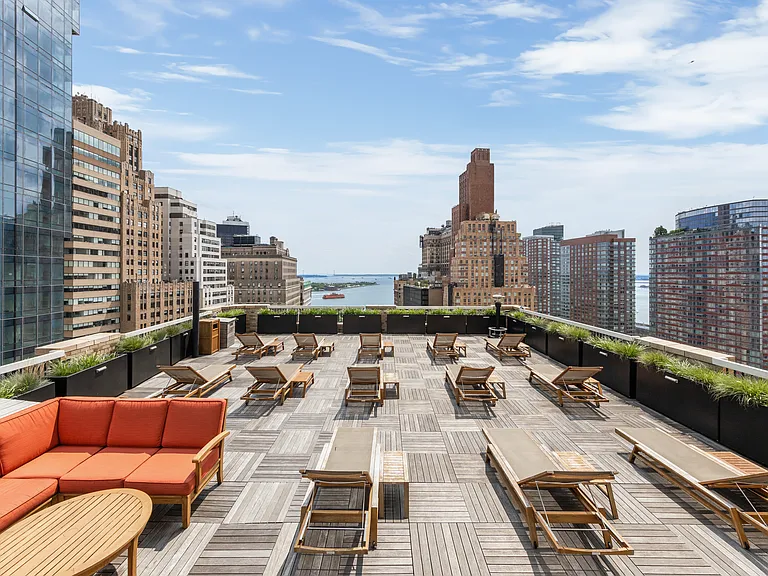 88 Greenwich St #518 — Photo 14