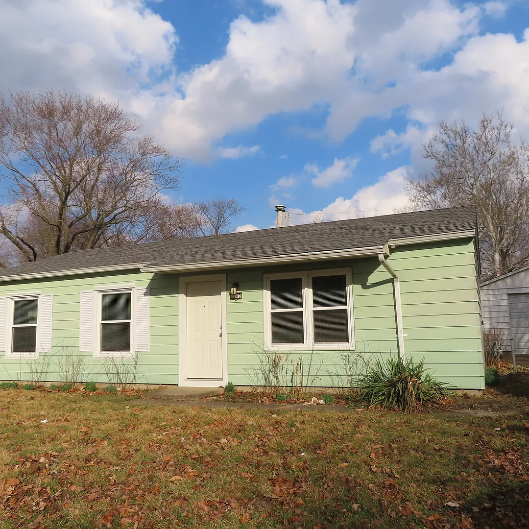 1302 Westfield Dr photo 1