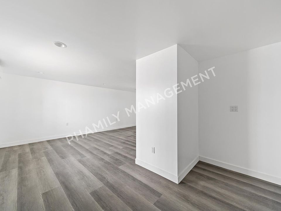 1st image of 621 N Benton Way APT 9