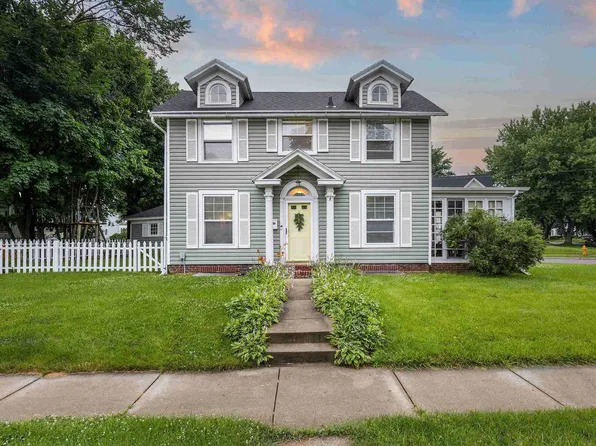 915 E Milwaukee St, Janesville, WI 53545