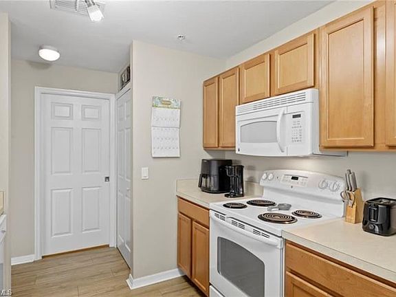 3rd image of 9085 Gervais CIR #702