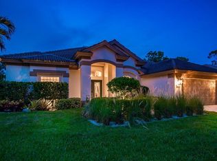 6556 Chestnut Cir, Naples, FL 34109