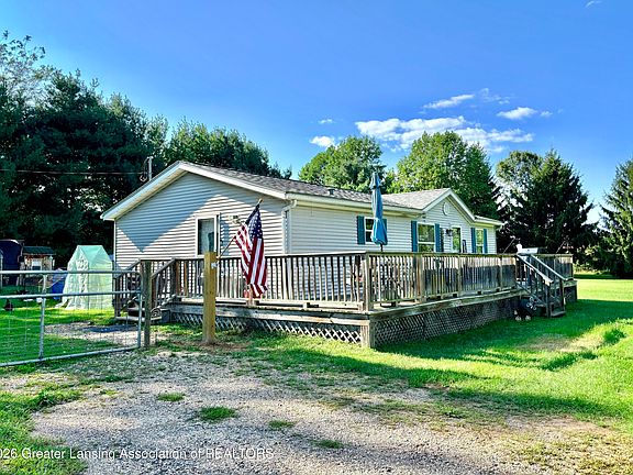 3rd image of 3276 Lyons Rd