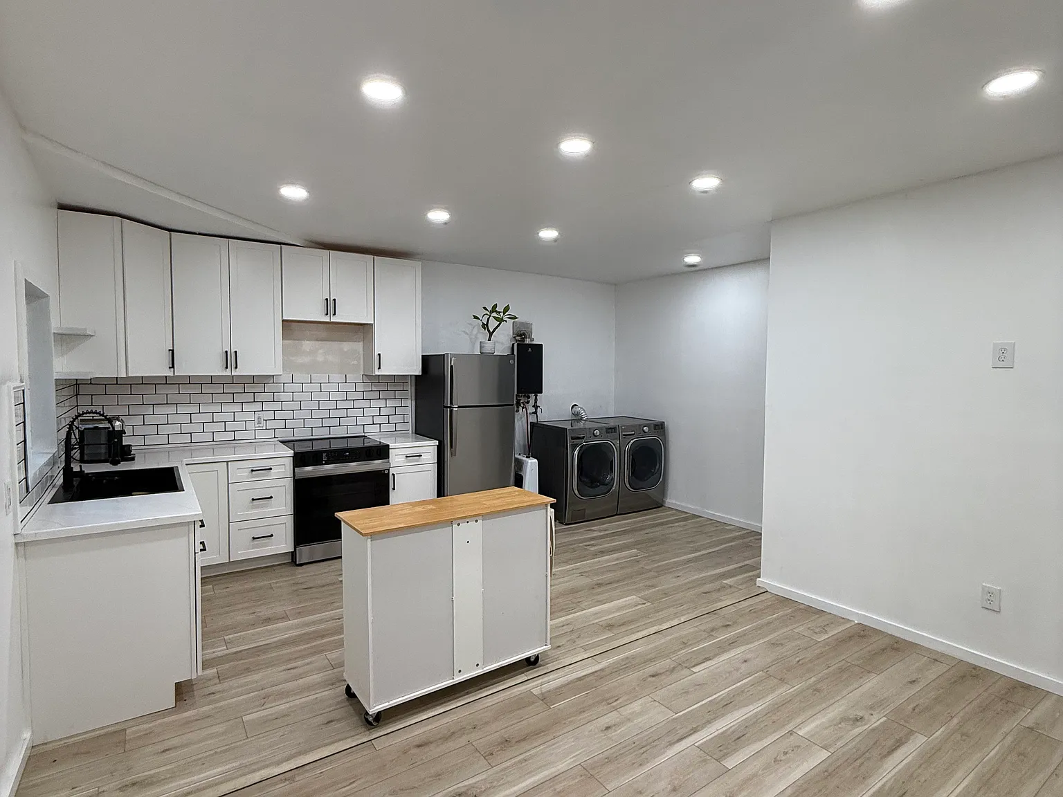 1 bed, 600 sqft, $2,200 — Photo 1