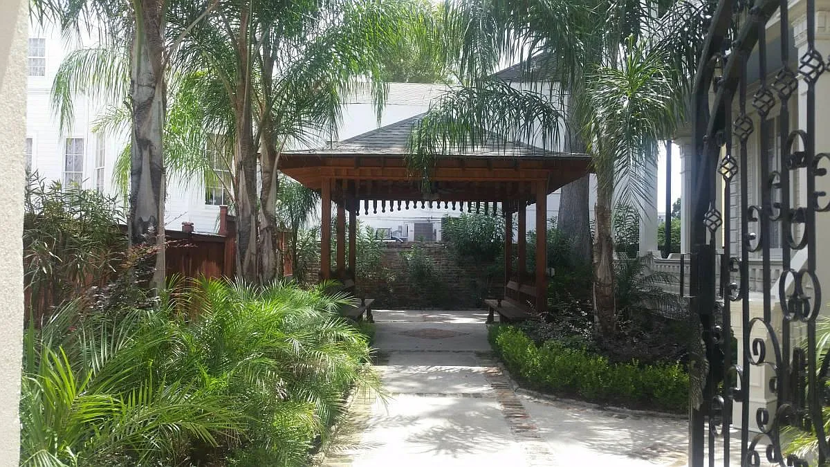 Gazebo for outdoor activities - 1520 Josephine St #E