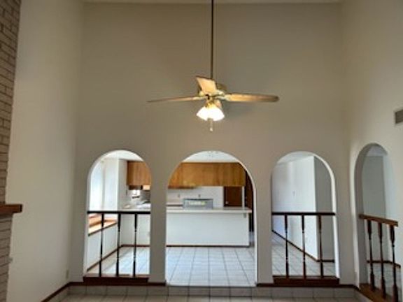 5th image of 2917 Lake Spier Dr