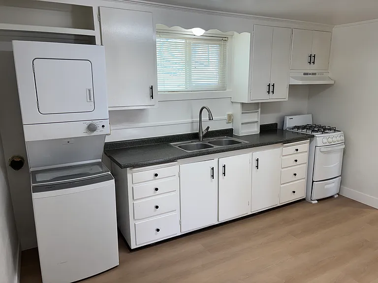 850 S Lake St #3 — Photo 8