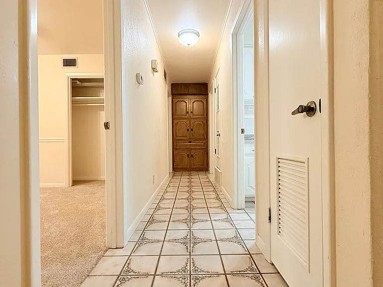 612 Hillview Dr — Photo 3