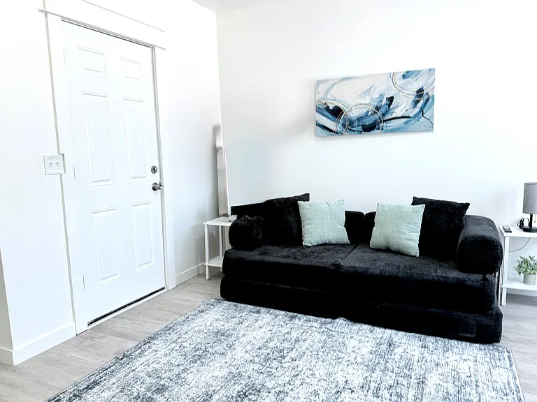 2131 Williams Ave #1 — Photo 6
