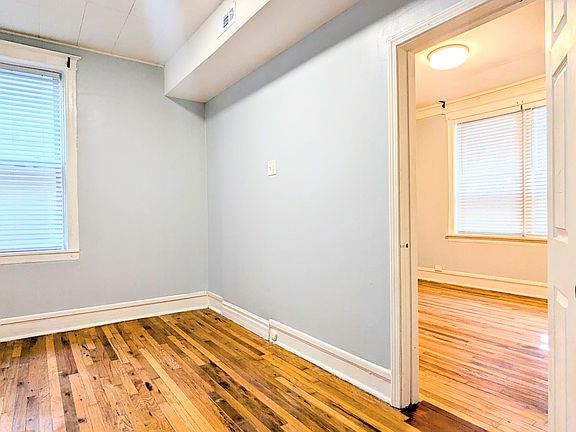 4th image of 4221 N Elston Ave #1R