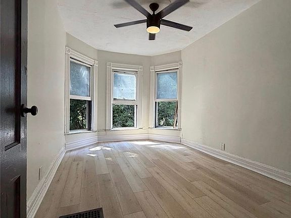 4th image of 102 Meigs St