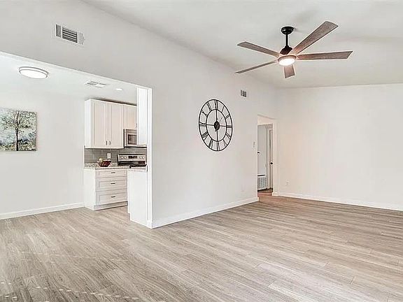 5th image of 506 Buckboard Blvd