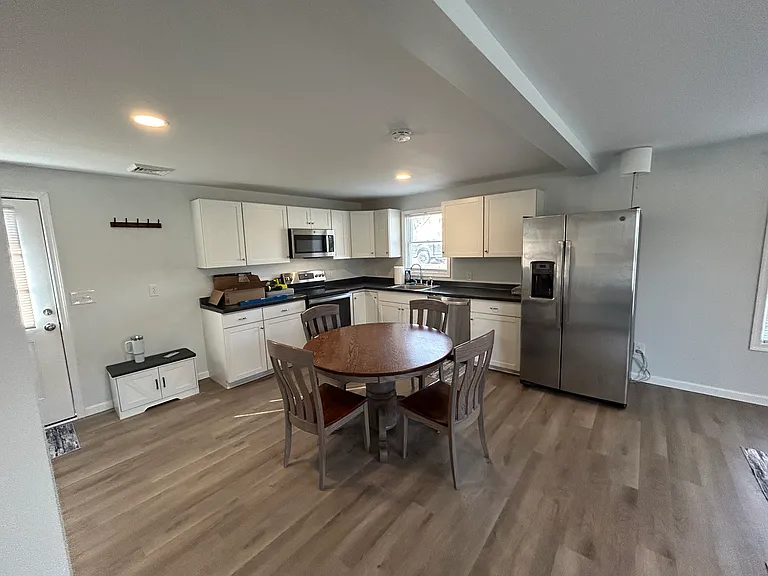 1001 S Greenwood Ave — Photo 6