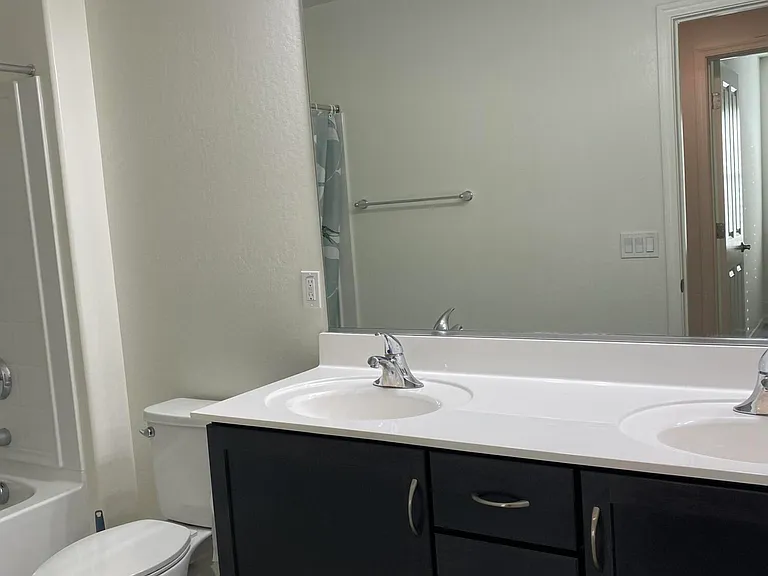 2119 W Betty Elyse Ln — Photo 19