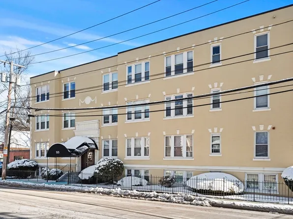 515 Pleasant St APT 1, Melrose, MA 02176