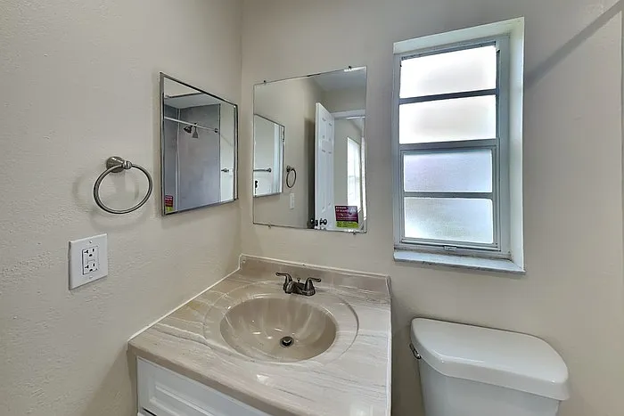 7109 Vallejo Way — Photo 8
