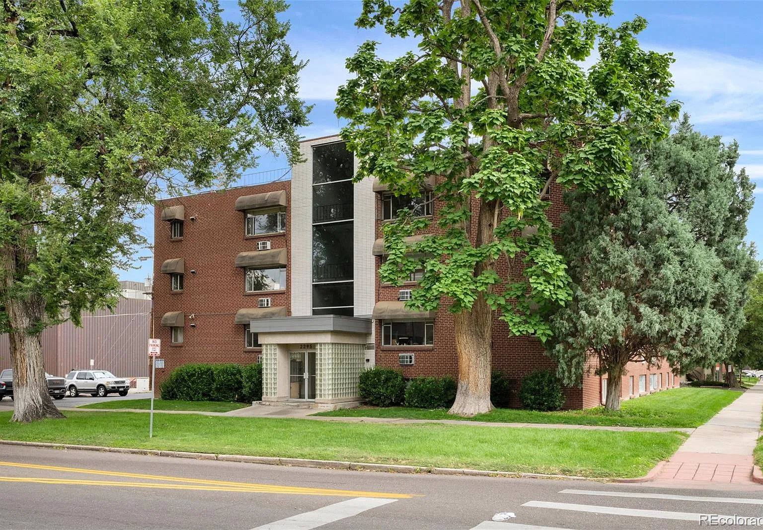 2 bed, 1.0 bath, 854 sqft, $1,750 — Photo 1