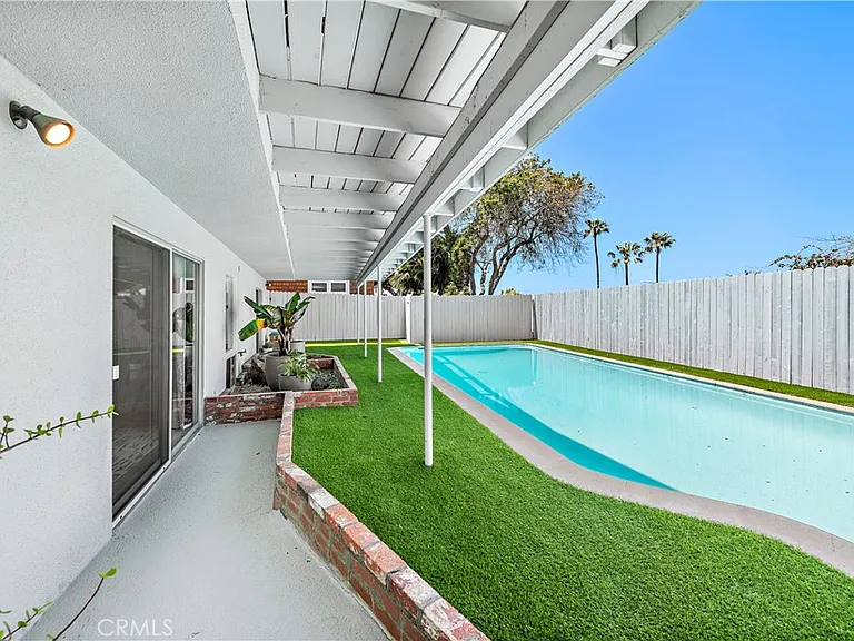 2120 Temple Hills Dr #2120LOWR — Photo 25