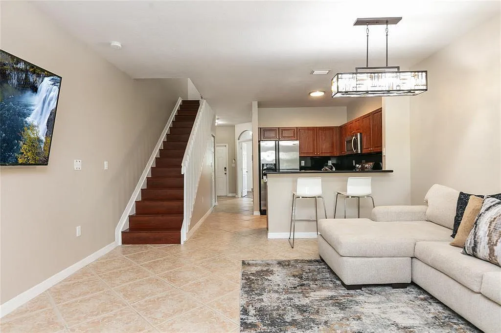 3 bed, 1528 sqft, $2,800 — Photo 2