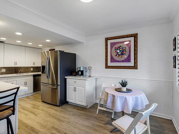 3rd image of 1044 Ventnor O #1044